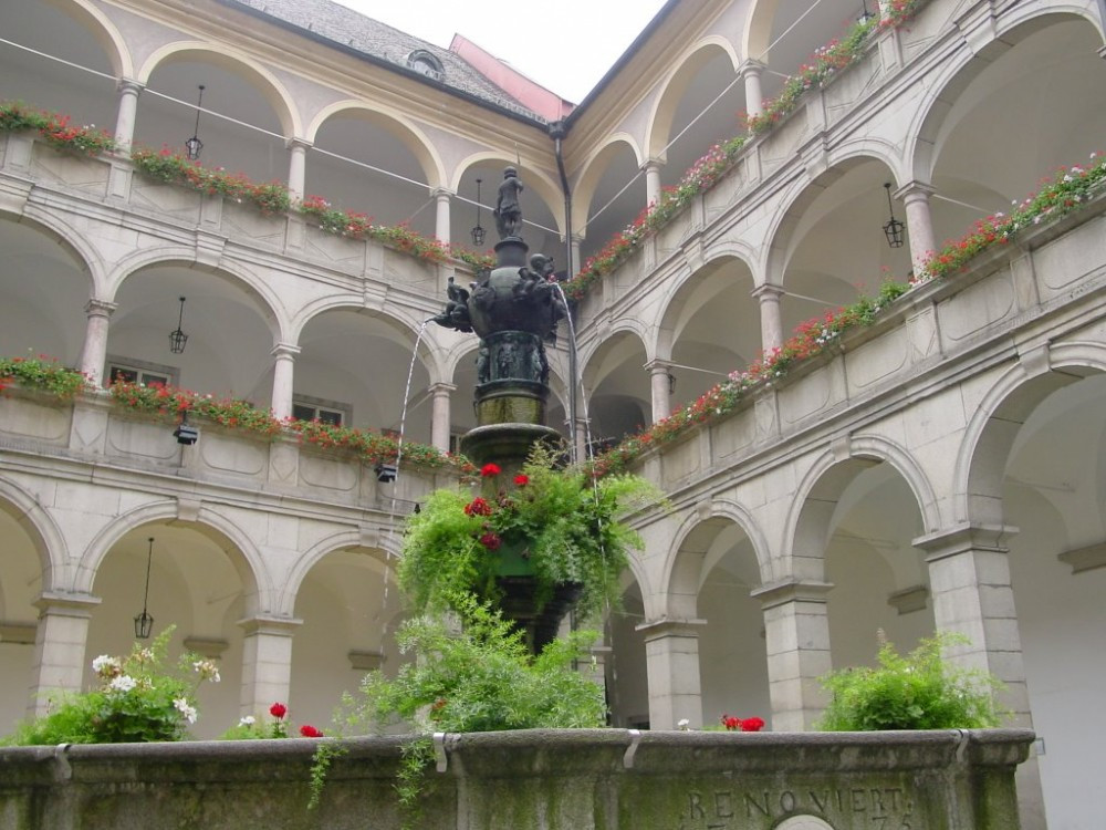 Ренессансный замок Ландхаус. Линц. Австрия – фотографии Австрии