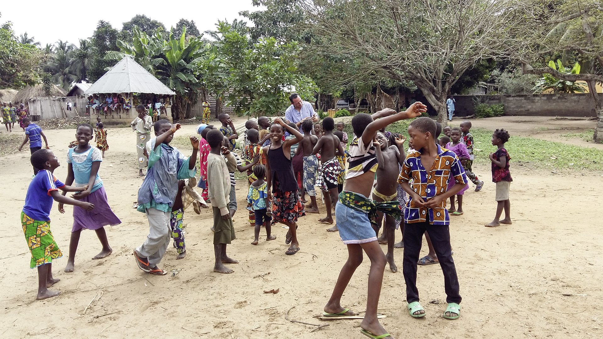 Детишки в Бенине – фотографии Бенина