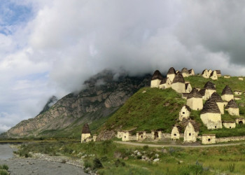 Северная Осетия, некрополь у Даргавса. Фото 1 – фотографии России