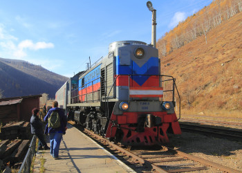 Поезд на Кругобайкалке – фотографии России