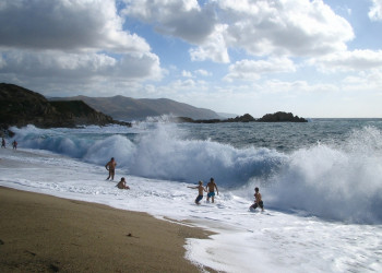 Волны в Корсика, Франция. Фото 1 – фотографии Франции