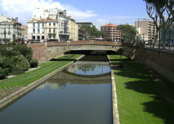 Канал в Перпиньяне, Франция. Фото 2 – фотографии Франции