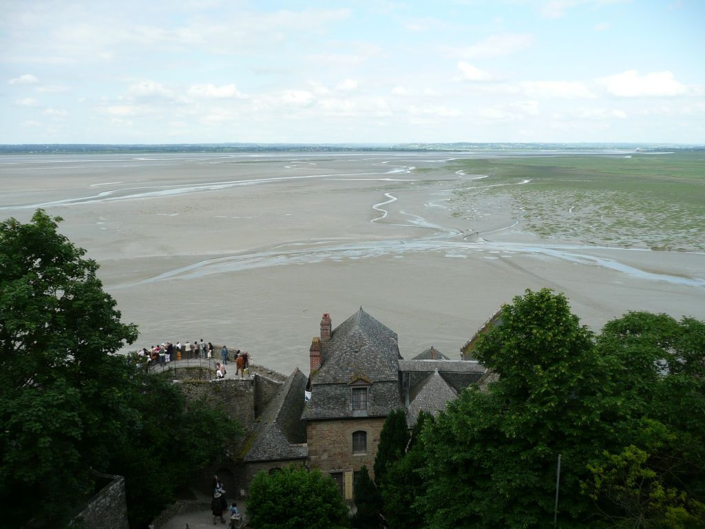 Отлив в Мон-Сен-Мишель, Франция – фотографии Франции