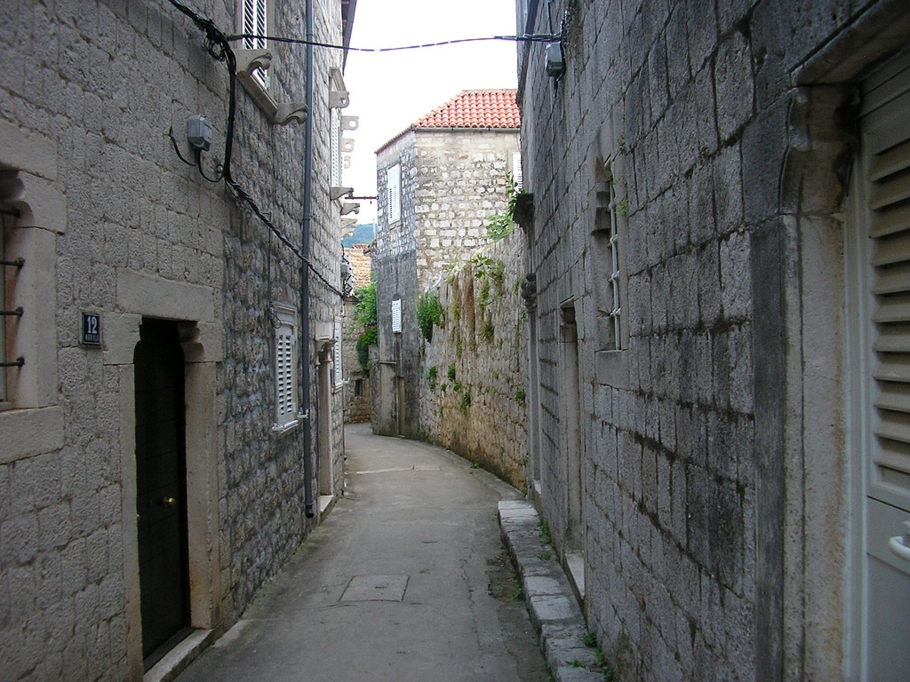 Улица на острове Лопуд, Хорватия – фотографии Хорватии
