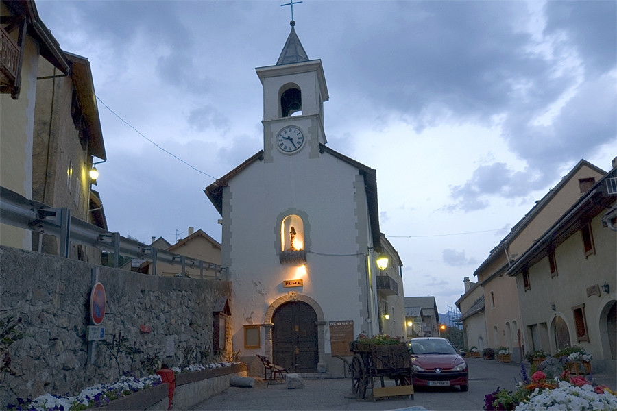 Церковь в Серр-Шевалье, Франция. Фото 1 – фотографии Франции
