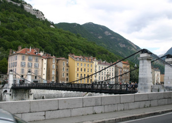 Мост в Гренобль, Франция – фотографии Франции