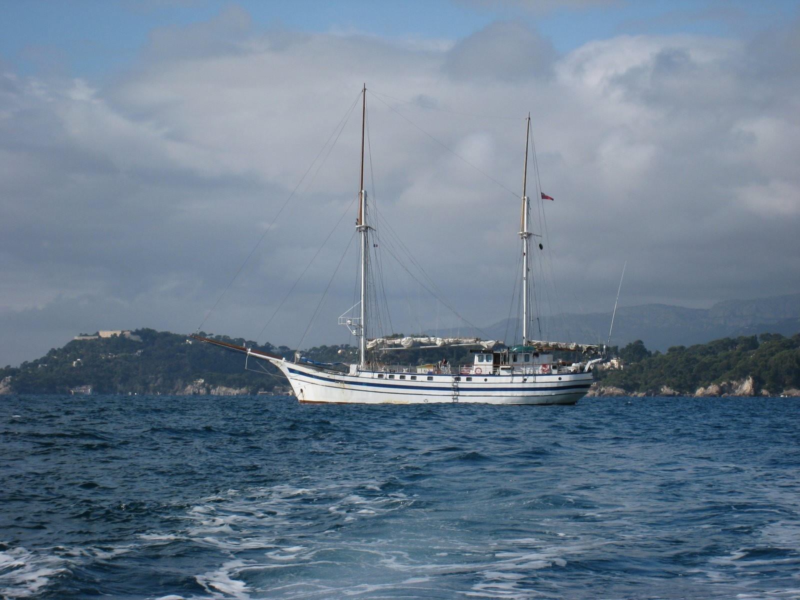 Яхта в Вильфранш-Сюр-Мер, Франция. Фото 8 – фотографии Франции