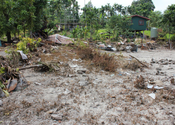 Последствия цунами на островах Санта-Крус (Santa Cruz Islands) – фотографии Соломоновых Островов