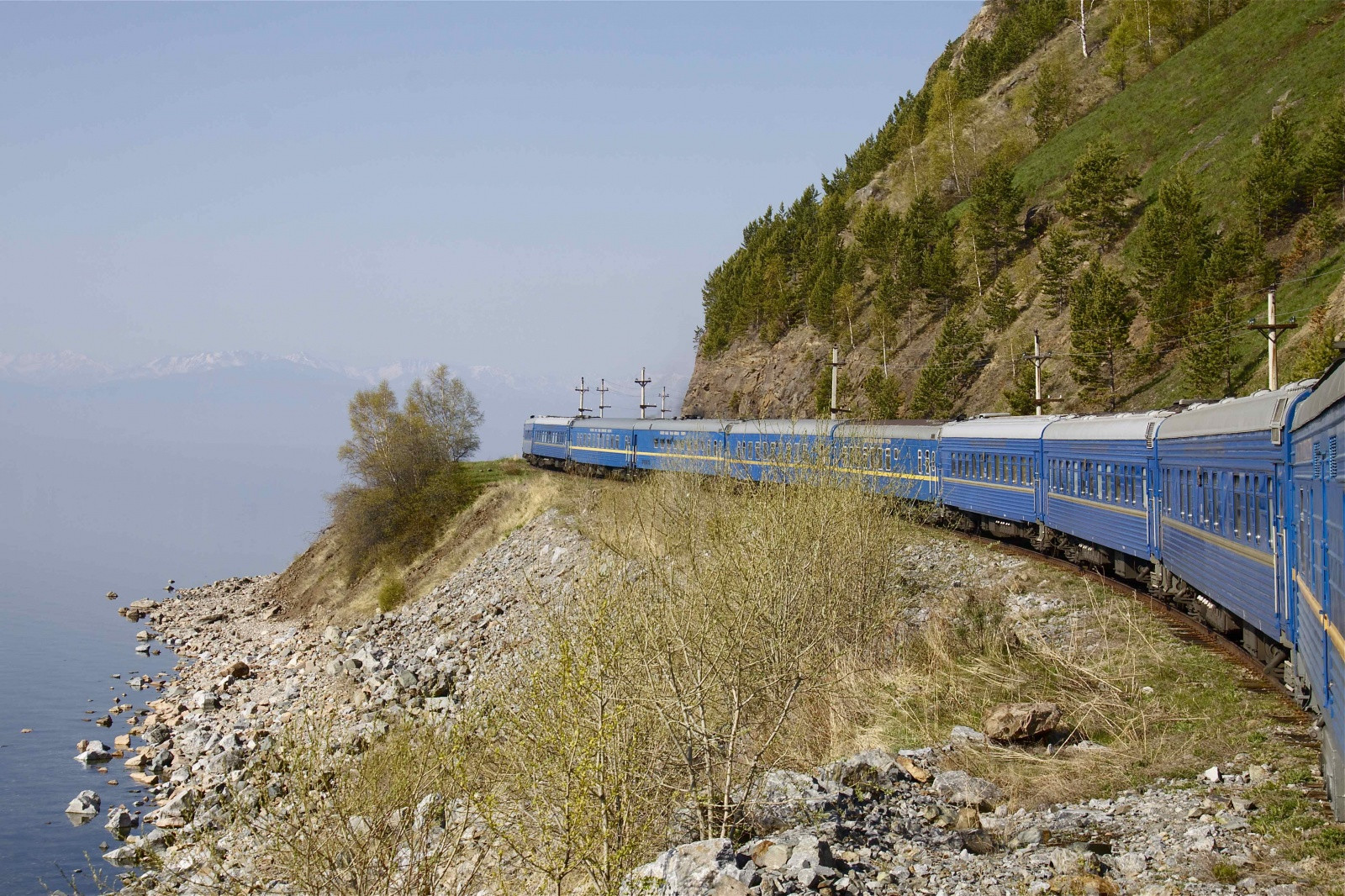 Транссибирская магистраль на Байкале – фотографии России