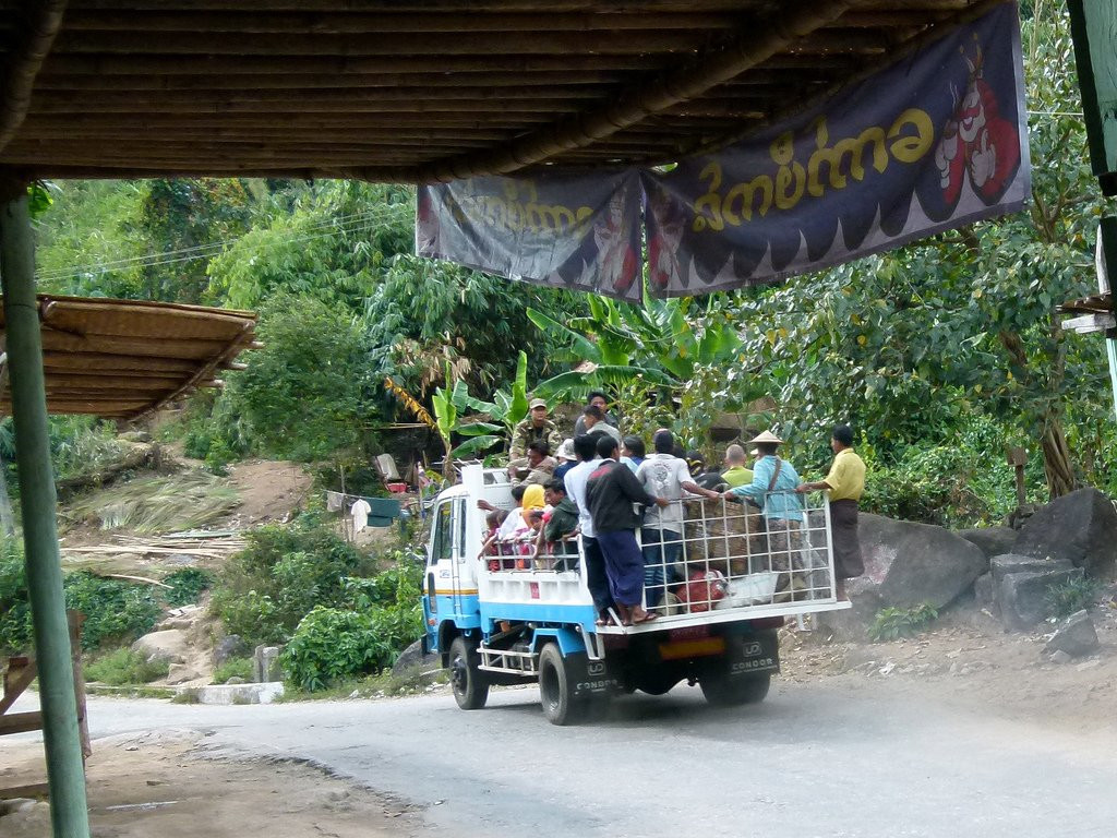 Транспорт до пагоды – фотографии Мьянмы