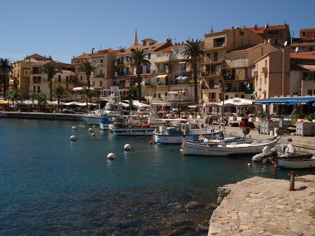 Дома на набережной в Кальви, Франция. Фото 8 – фотографии Франции