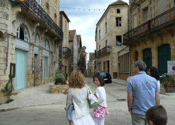 Улица в Бельве, Франция. Фото 8 – фотографии Франции