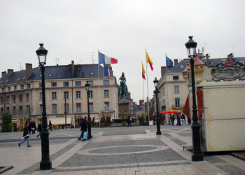 Площадь в Орлеане, Франция. Фото 3 – фотографии Франции