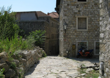 Дома в Ульцинь, Черногория – фотографии Черногории