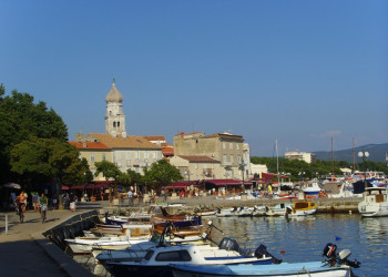 Лодки у причала в Крк, Хорватия. Фото 1 – фотографии Хорватии