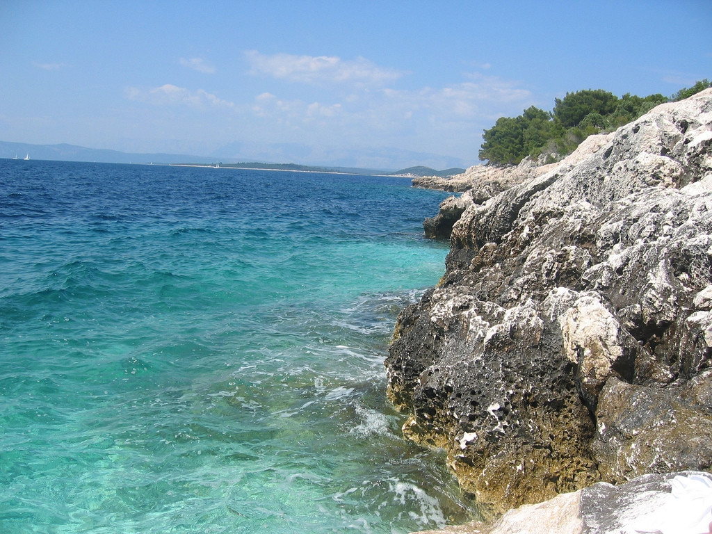 Скала на острове Корчула, Хорватия – фотографии Хорватии