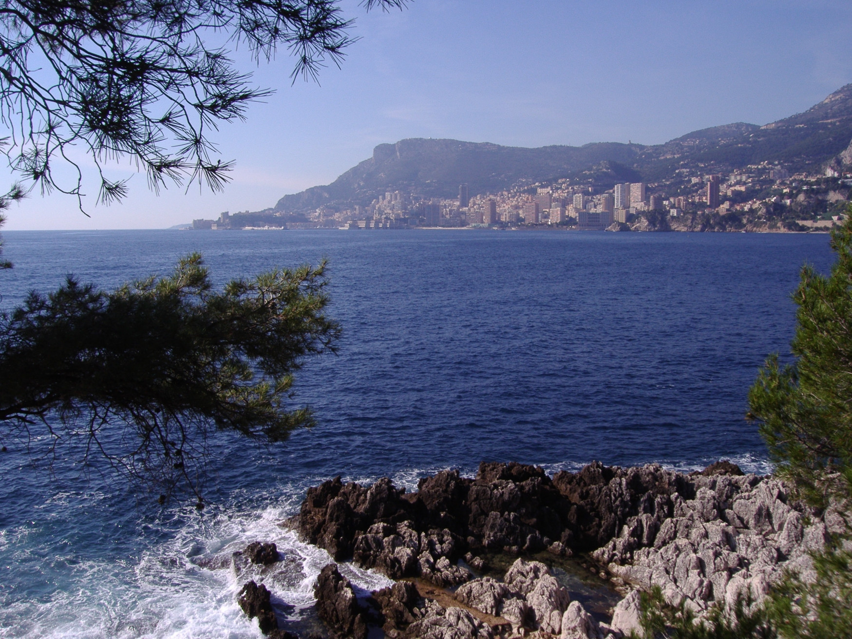 Море в Рокбрюн-Кап-Мартен, Франция. Фото 1 – фотографии Франции