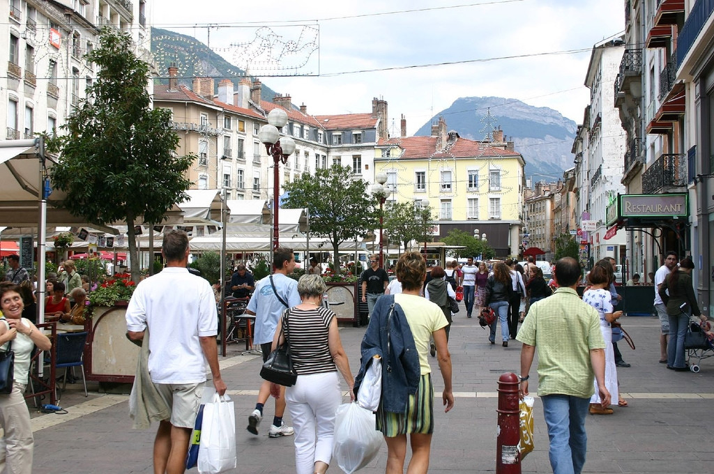Люди в Гренобле, Франция. Фото 2 – фотографии Франции