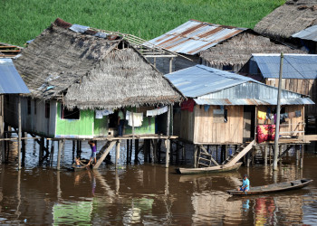 Белен – район Икитоса, похожий на деревню на воде в сезон дождей – фотографии Перу