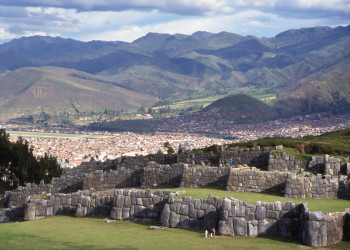 Панорама крепости Саксайуаман – фотографии Перу