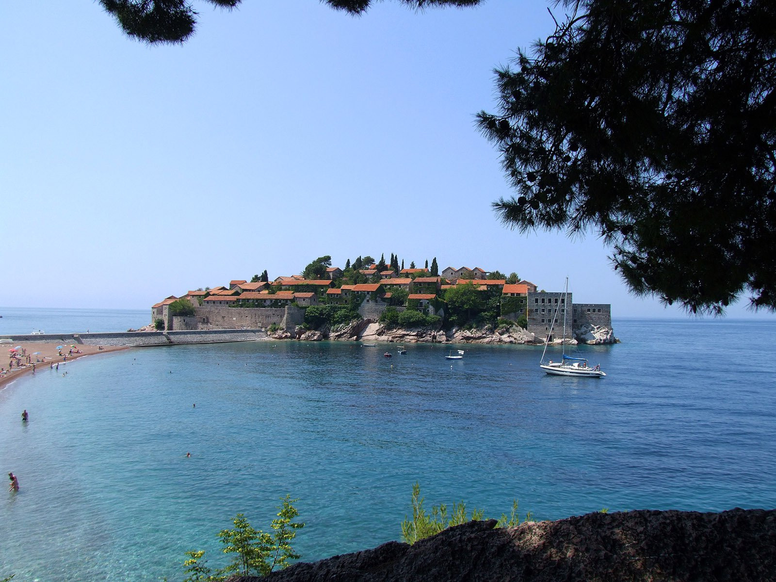 Пляж в Святой Стефан, Черногория. Фото 9 – фотографии Черногории