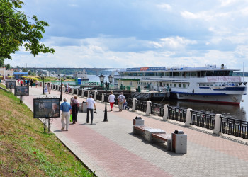 На набережной Костромы – фотографии России