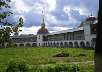 Монастырь в Тихвин, Россия. Фото 17 – фотографии России