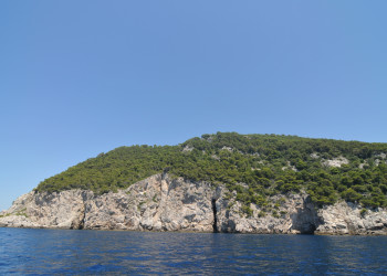 Скала на острове Шипан, Хорватия – фотографии Хорватии