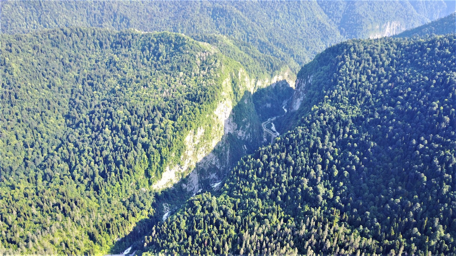 Юпшарский каньон с высоты. Абхазия – фотографии Абхазии