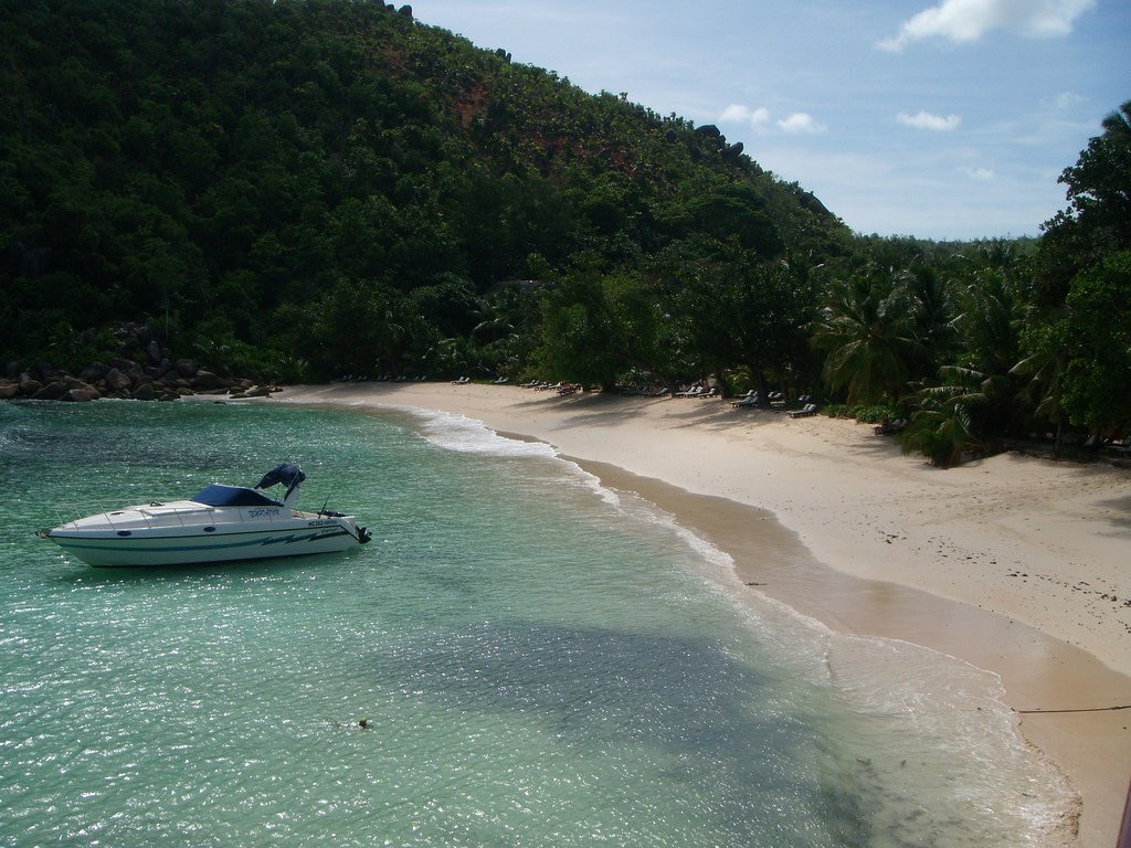 Катер на острове Праслин, Сейшелы – фотографии Сейшельских островов
