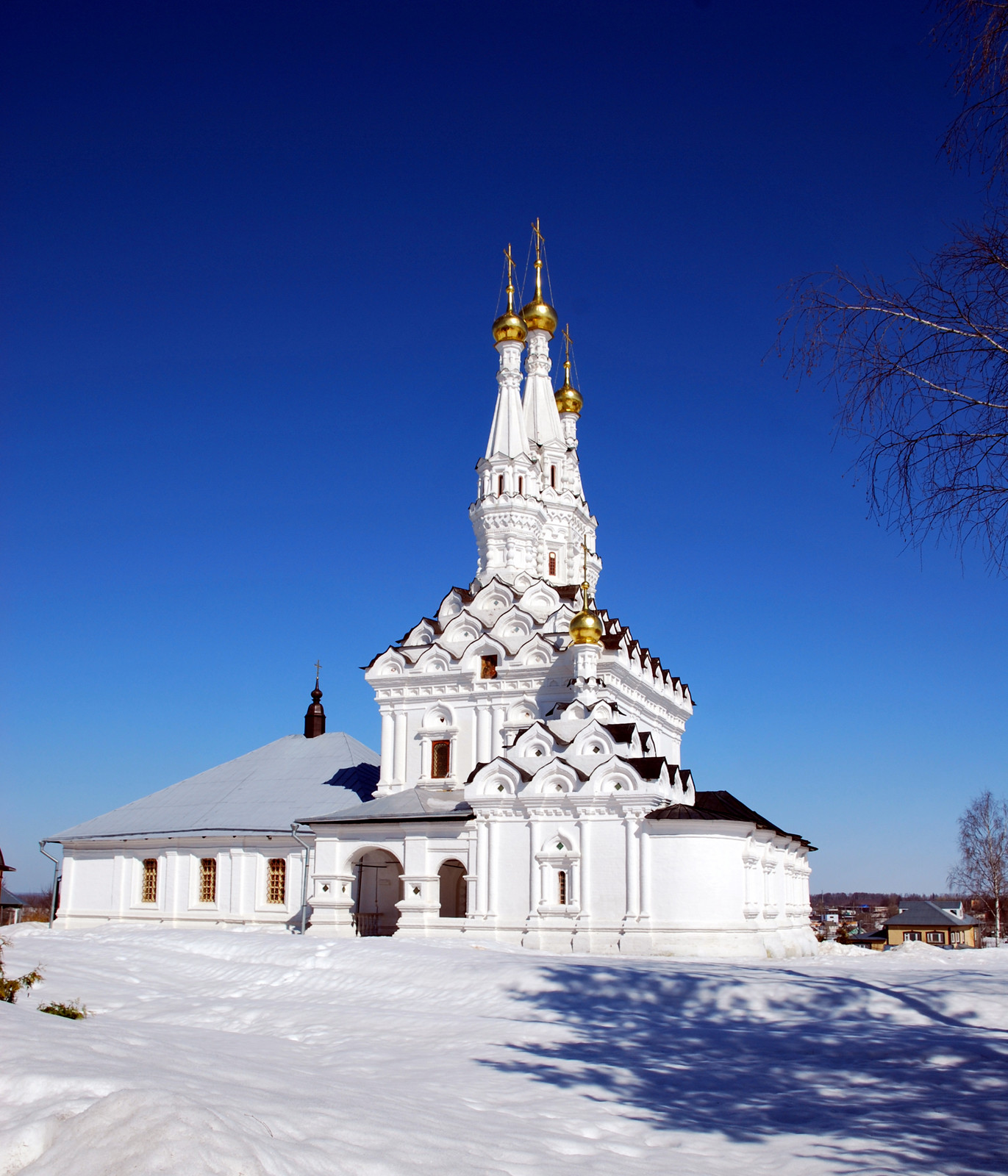 Трёхшатровая Одигитриевская церковь в городе Вязьма – фотографии России