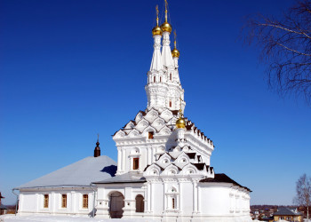 Трёхшатровая Одигитриевская церковь в городе Вязьма – фотографии России