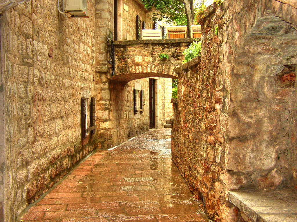 Улица в Стефан, Черногория. Фото 1 – фотографии Черногории