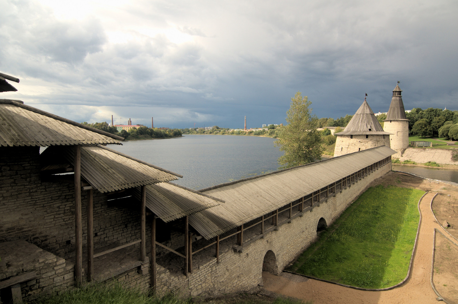 Псковский Кром (Кремль). Фото 4 – фотографии России