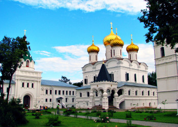 Знаменитый Свято-Троицкий Ипатьевский монастырь, Кострома. Фото 1 – фотографии России