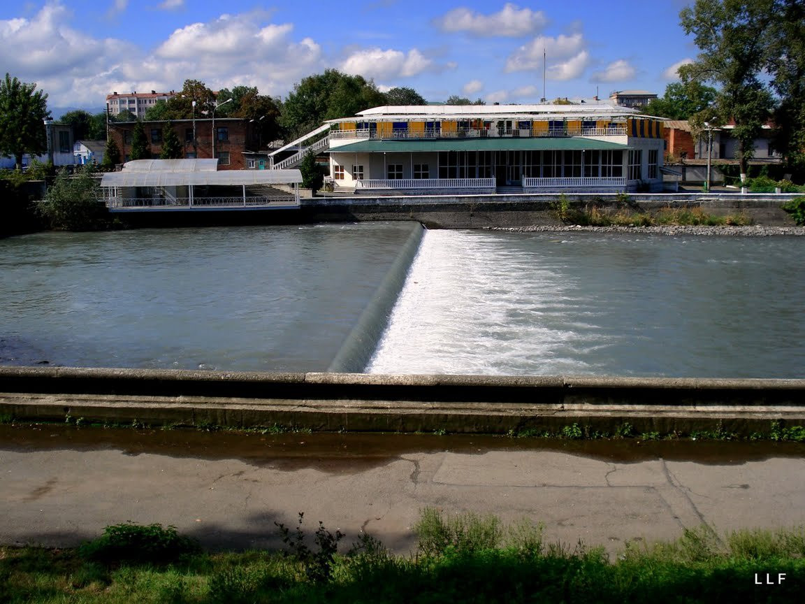 Набережная в Владикавказе, Россия. Фото 1 – фотографии России