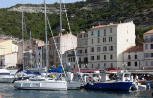 Яхты и катера в Бонифачо, Франция – фотографии Франции
