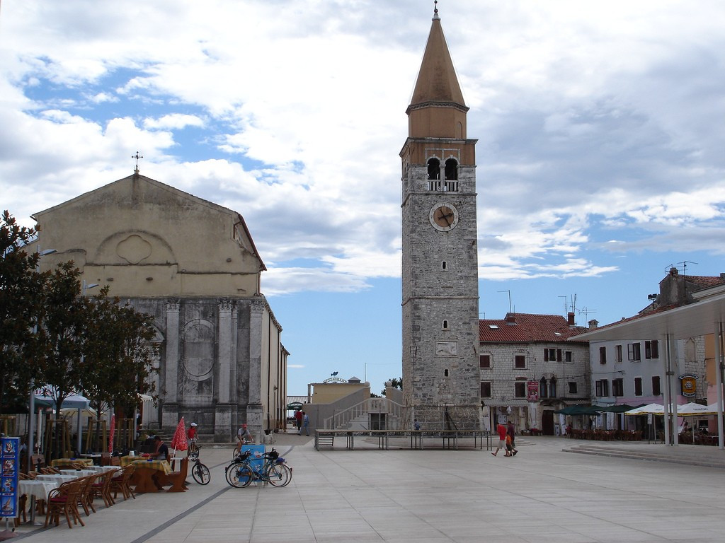 Площадь в Умаге, Хорватия. Фото 1 – фотографии Хорватии