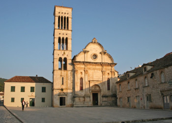 Площадь в Хвар, Хорватия. Фото 1 – фотографии Хорватии