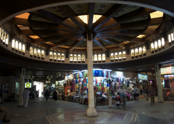 Сувенирные бутики в Матрах Сук, Оман – фотографии Омана