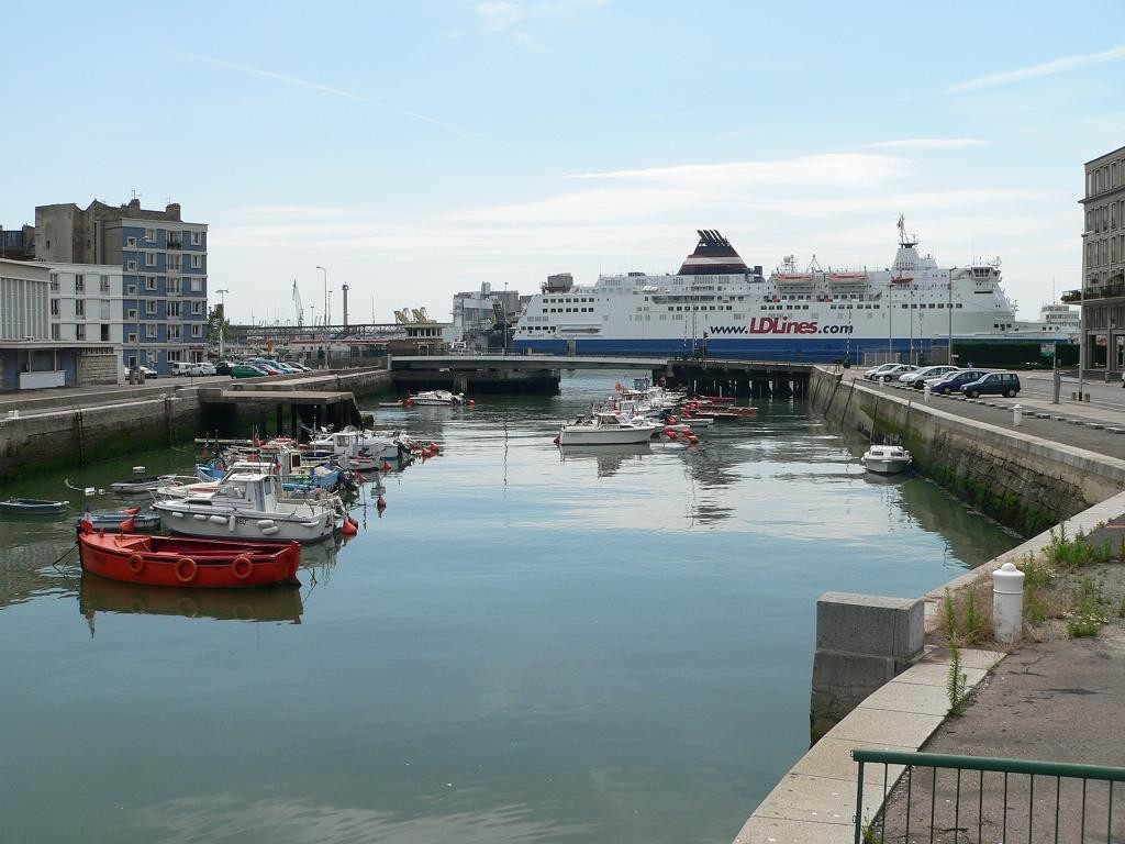 Корабль в Гавре, Франция – фотографии Франции