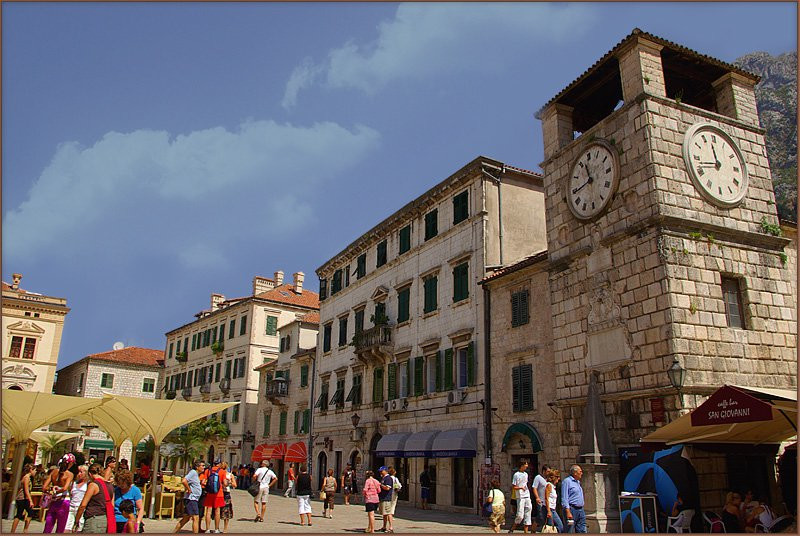 Люди в Которе, Черногория – фотографии Черногории