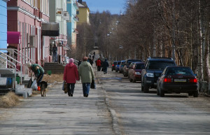 Улица в Мончегорске, Россия – фотографии России