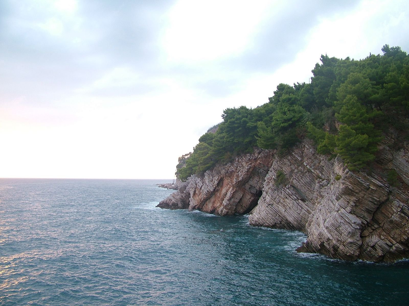 Скала в Петровец, Черногория – фотографии Черногории