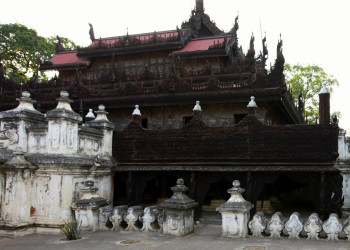 Монастырь Швенандо (Shwenandaw Monastery) – фотографии Мьянмы