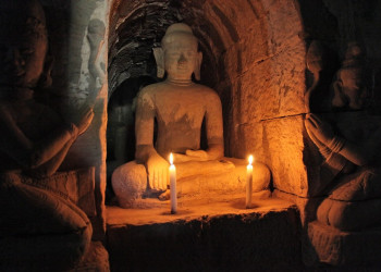 Статуя в храме Дукхантейн – фотографии Мьянмы