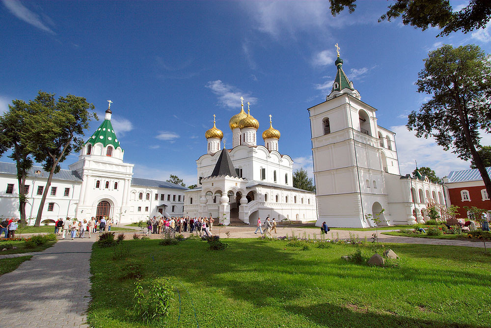 Свято-Троицкий Ипатьевский монастырь, Кострома. Фото 1 – фотографии России