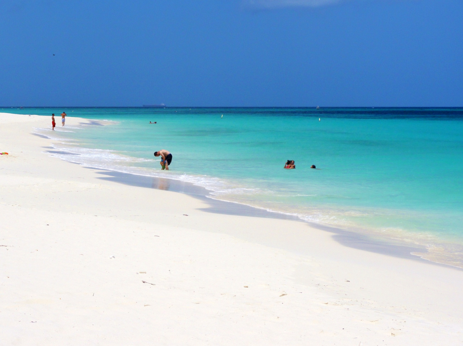 Пляж Eagle Beach – фотографии Арубы