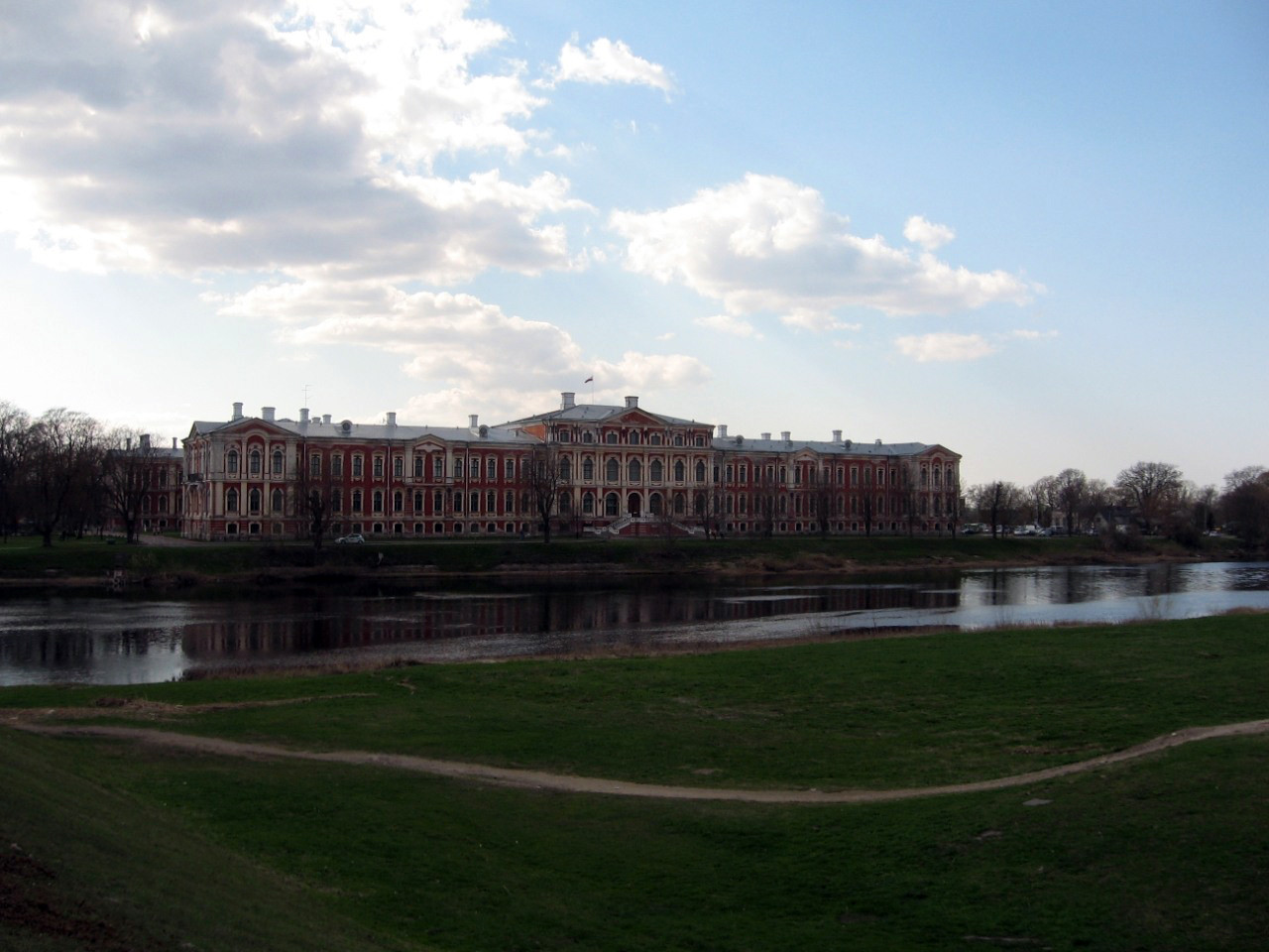 Митавский или Елгавский дворец в Елгаве – фотографии Латвии