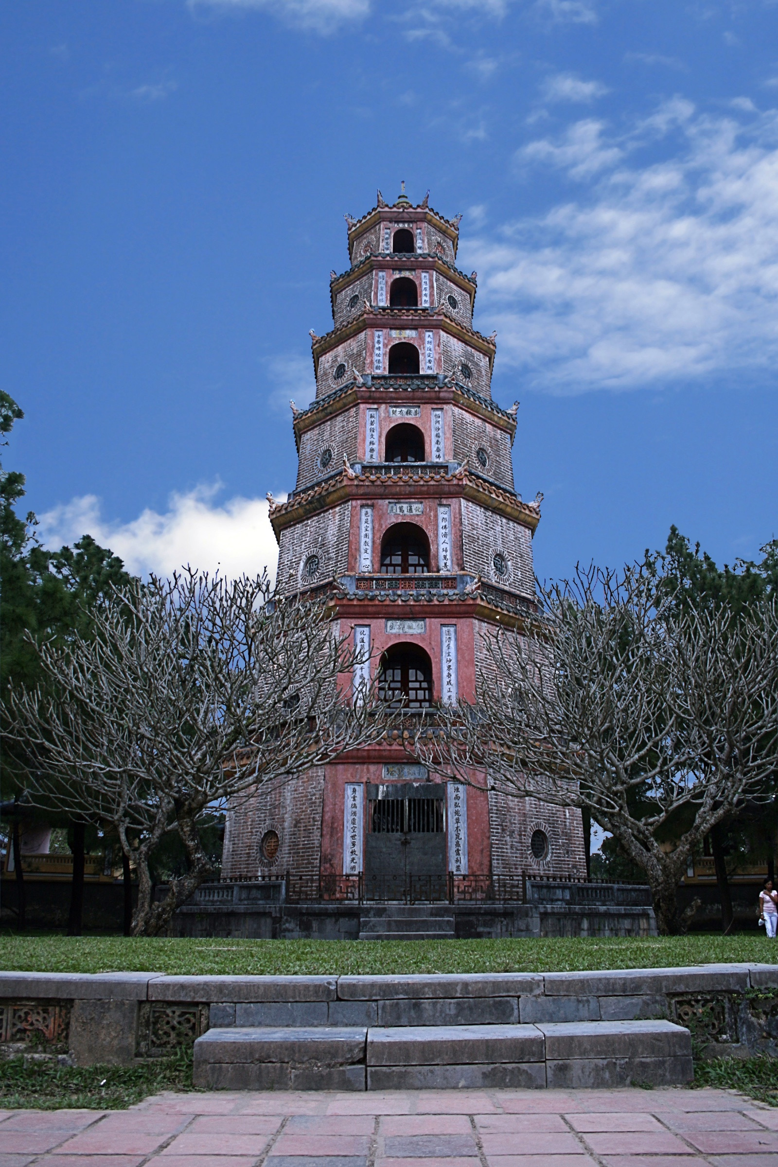 Пагода Тьенму (Chùa Thiên Mụ) в Хюэ – фотографии Вьетнама